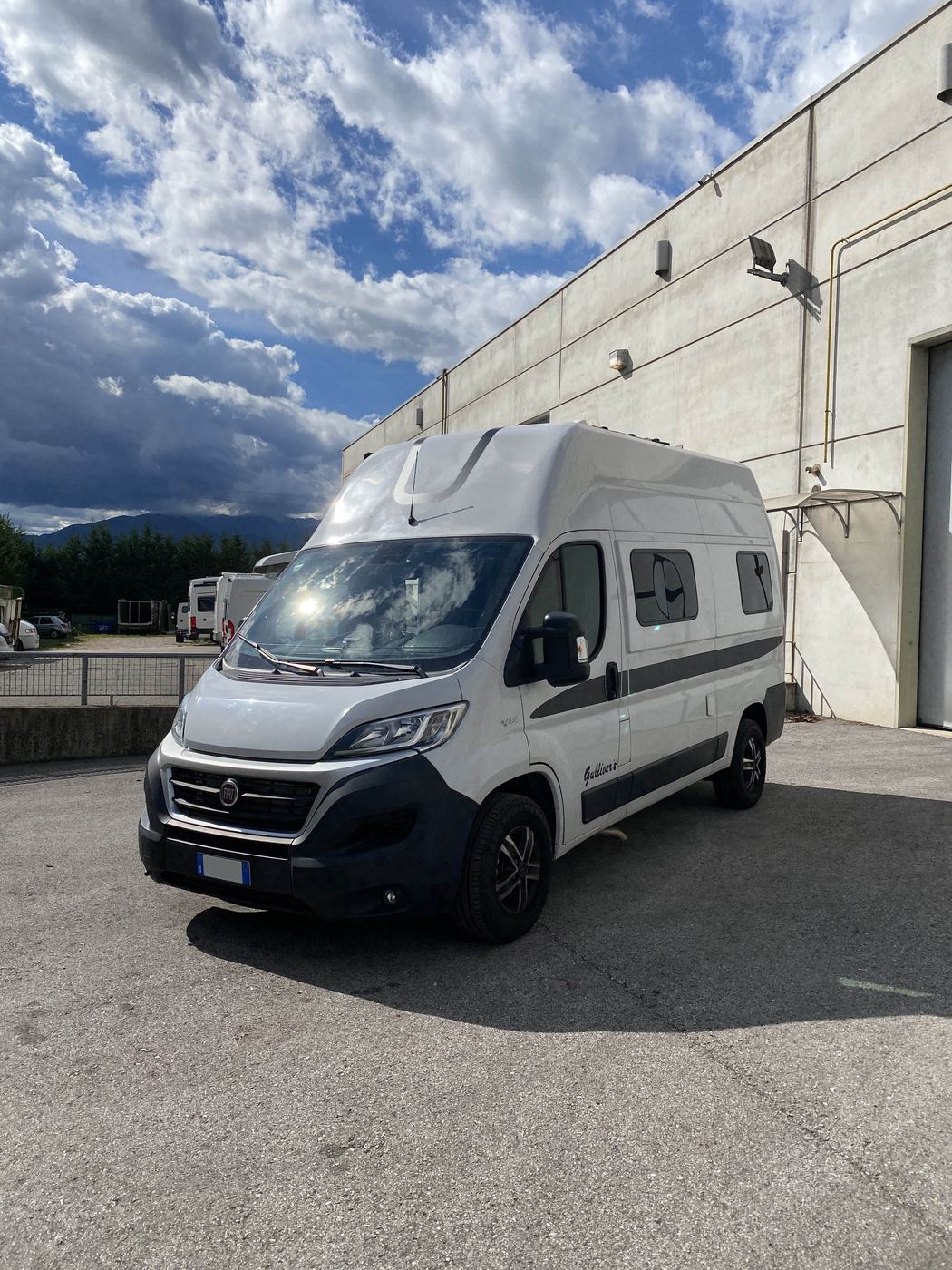 Utopia 540 Lounge, tre quarti anteriore