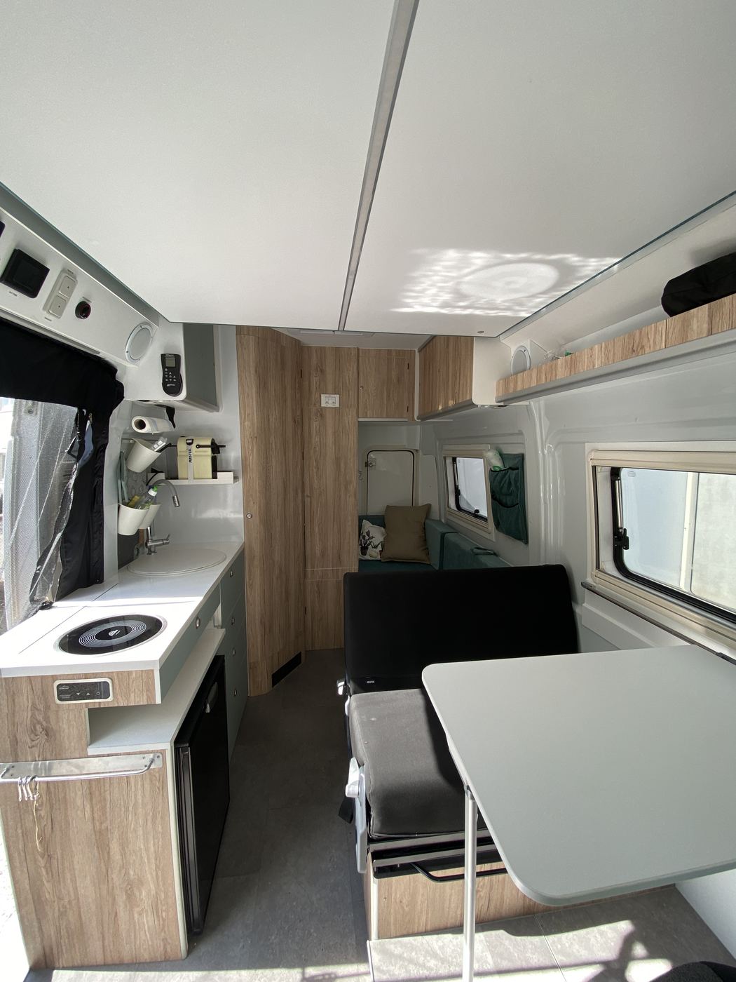 Utopia 540 Lounge, cucina e tavolo